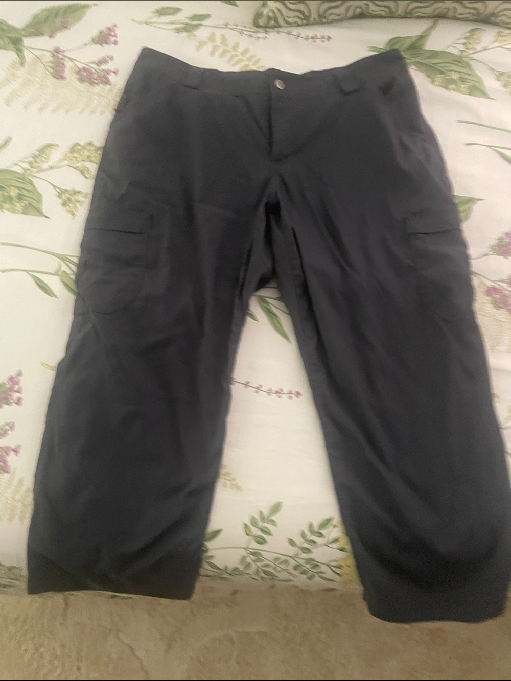 Duluth Trading Co Navy dry on the fly Capris with Cargo Pockets size 14